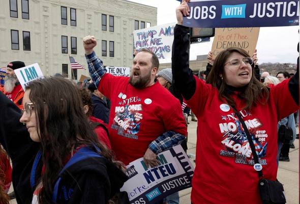 Trump's mass layoff threat drives US government workers to resign
