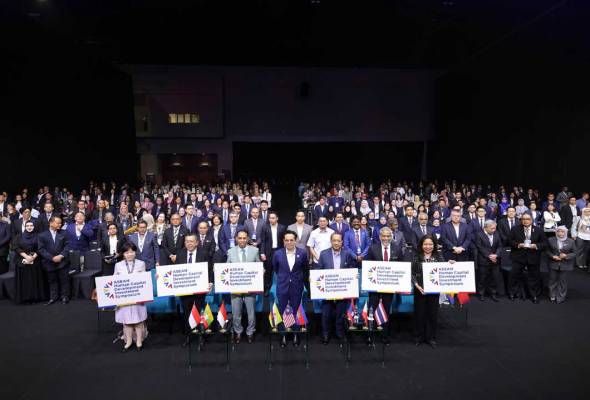 ILO, ASEAN Sec-Gen recognise Steven Sim’s role in advancing regional human capital development