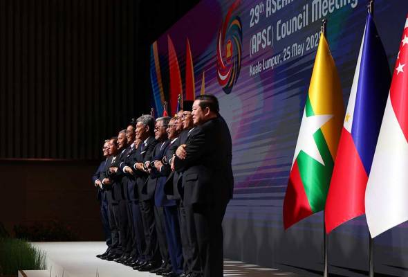 Laporan Visi 2045 diluluskan mesyuarat menteri ASEAN menjelang Sidang Kemuncak ke-46 - Wisma Putra