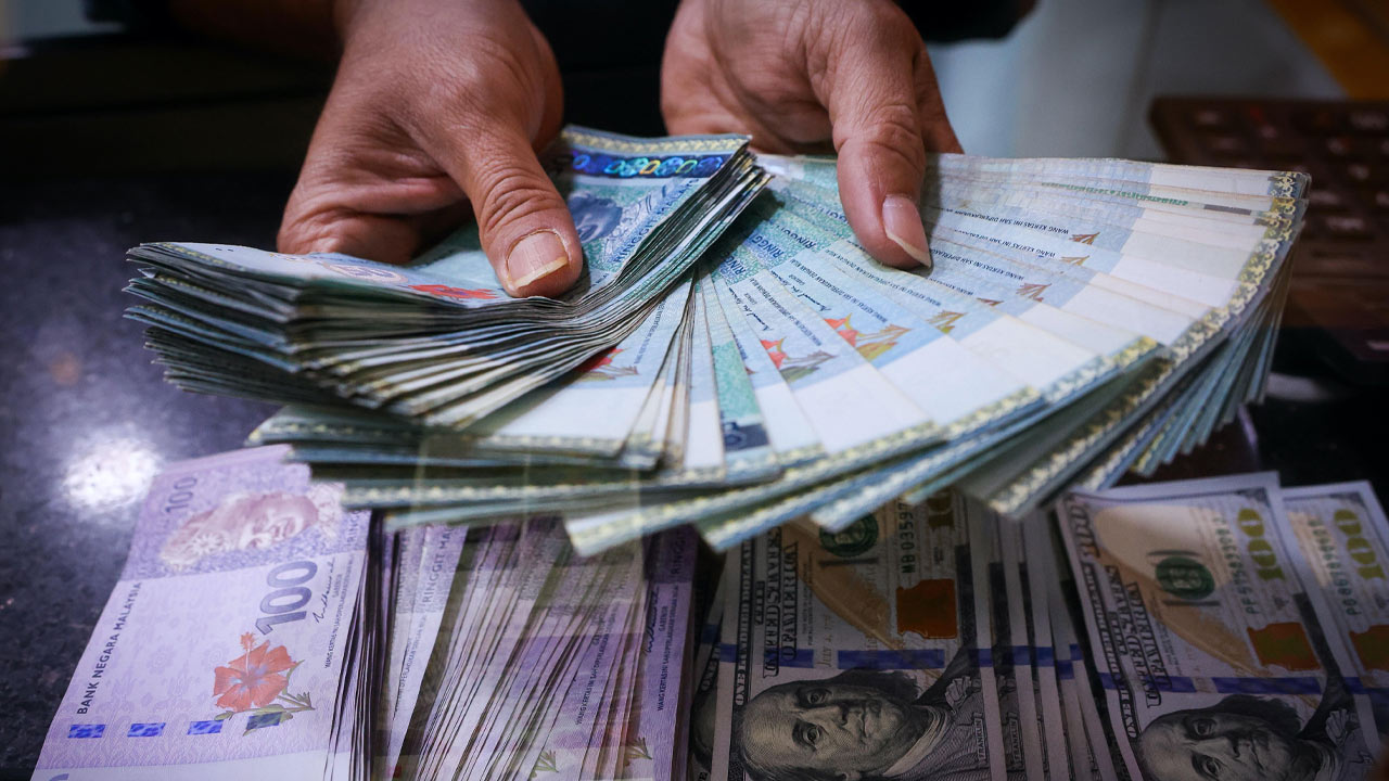 Ringgit dibuka mendatar berbanding dolar AS, tinggi berbanding mata wang utama lain