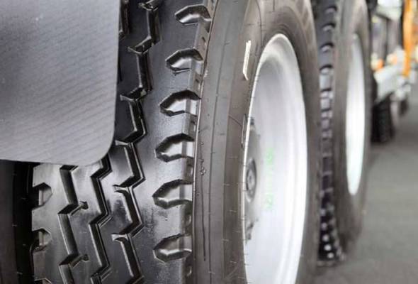 EU launches probe into alleged dumping of tyres from China