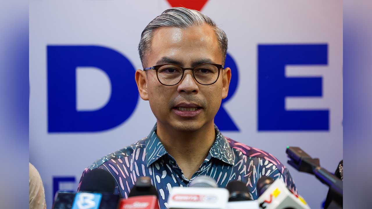 Kementerian, pejabat kerajaan wajib mainkan lagu 'Malaysia MADANI Rakyat Disantuni' - Fahmi