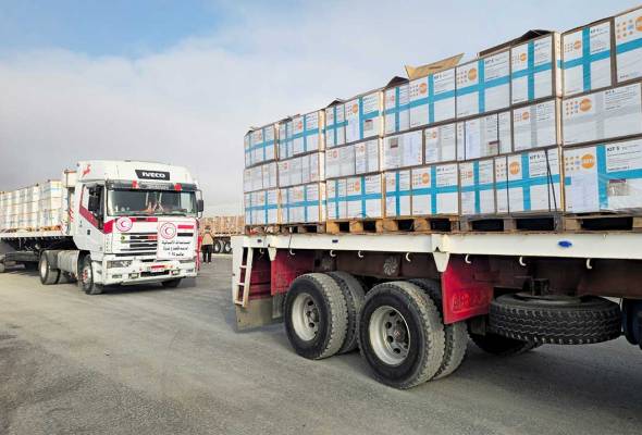 Israel announces daily pauses in Gaza fighting as aid airdrops begin