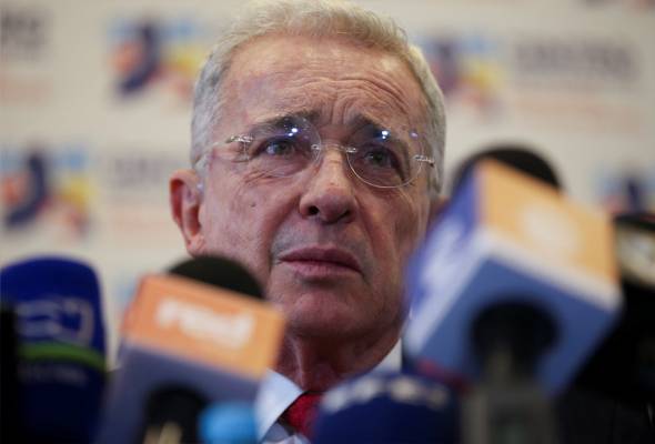 Bekas Presiden Colombia, Uribe didapati bersalah rasuah saksi