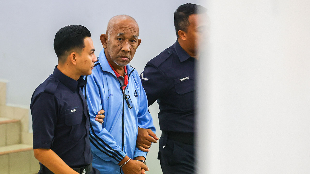 Pesara polis diarah bela diri atas pertuduhan edar kanabis