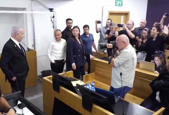 Netanyahu appears in court for his corruption trial