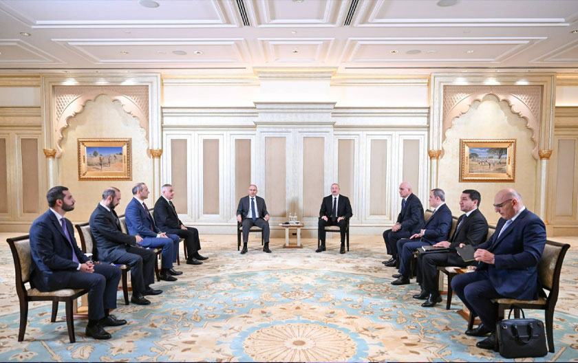 Prime Minister of Armenia Nikol Pashinyan meets Azerbaijani President Ilham Aliyev in Abu Dhabi, United Arab Emirates, July 10, 2025. - Fuad Abdullayev/Embassy of Azerbaijan 