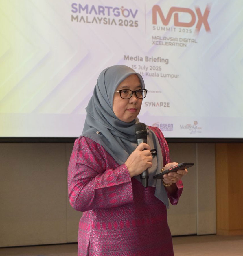 Nik Zalbiha ketika berucap di taklimat media Malaysia Digital Xceleration (MDX) Summit 2025 dan SmartGov Malaysia 2025 di Grand Hyatt, Kuala Lumpur. - Foto MDEC