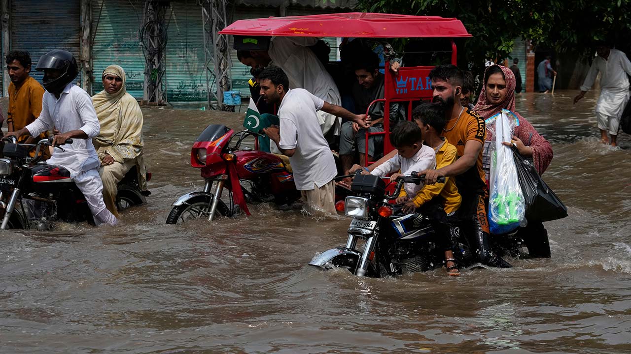Hujan monsun ragut lebih 300 nyawa di seluruh Pakistan