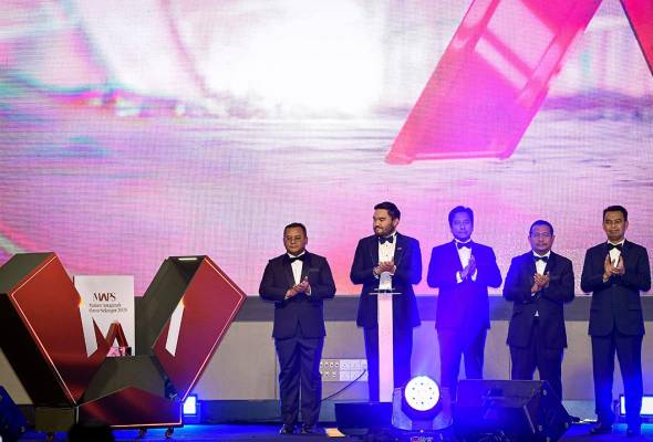 Tengku Amir Shah raikan usahawan cemerlang PLATS