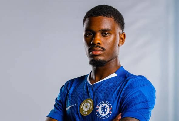 Chelsea sambar kapten termuda Ajax, Jorrel Hato