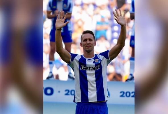 Porto buat kejutan sambar khidmat Luuk de Jong