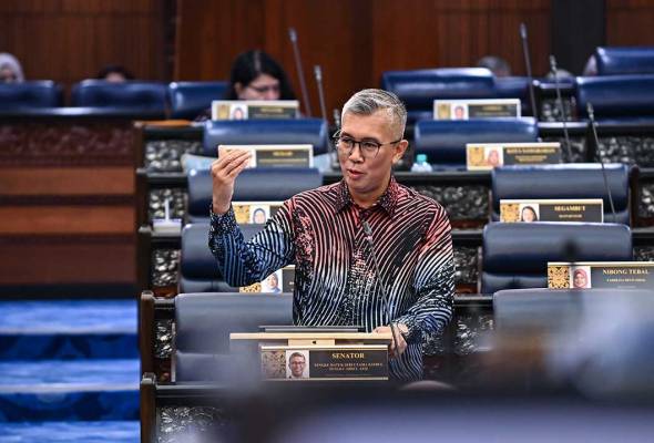 Malaysia teliti langkah Trump umum tarif 100 peratus cip import