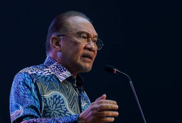 PM Anwar gesa PBT, kerajaan negeri tidak abaikan penjaja Melayu di bandar