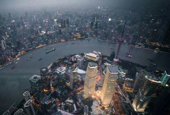 US companies cut investments in China to record lows. Here's why