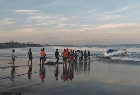 Nahas bot laju di Bali, mayat dua rakyat China ditemukan