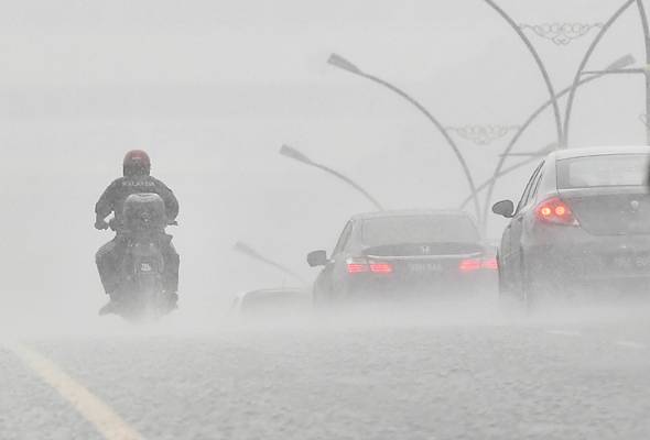 Hujan lebat tahap buruk melanda Kelantan, Terengganu, Pahang, Johor sehingga Khamis