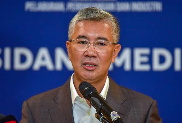 Tarif Trump: Dakwaan Malaysia kompromi halal, beri akses eksklusif nadir bumi tidak benar - Tengku Zafrul