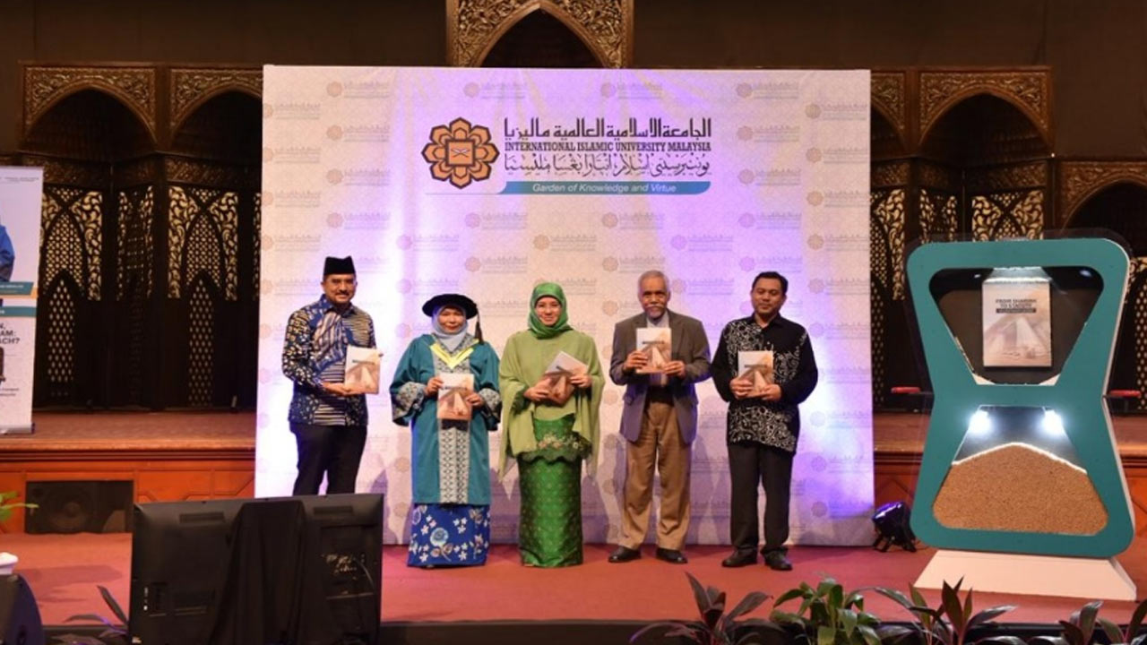Raja Permaisuri Tunku Azizah Lancarkan Buku 'Pemahaman Kewangan Islam di Malaysia': Panduan Komprehensif Sistem Dwiperundangan