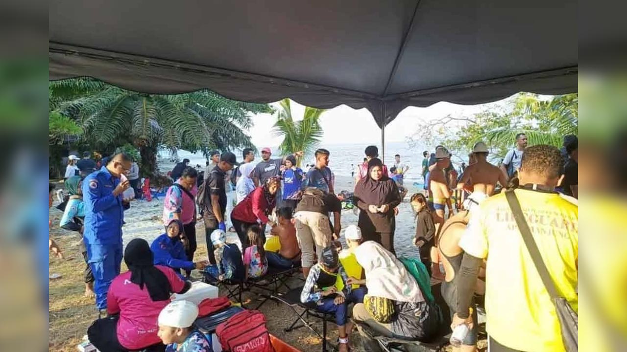 Raja Azlan Selamat Daripada Sengatan Ubur-Ubur: Penganjur Tekad Membantah Khabar Tular Tidak Benar
