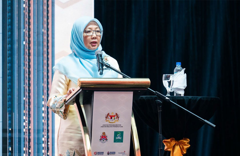  Menteri di Jabatan Perdana Menteri (Wilayah Persekutuan) Datuk Seri Dr Zaliha Mustafa ketika berucap di Majlis Pecah Tanah Residensi Aman MADANI. - Foto Pesona Metro Holdings Bhd