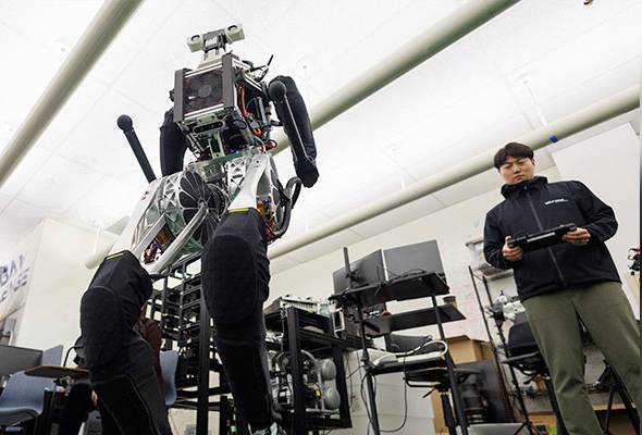 China kekal pasaran robot industri terbesar dunia selama 12 tahun