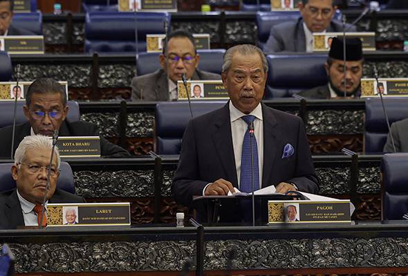 'Tiada insan tidak lakukan kesilapan' - Muhyiddin minta Anwar mohon maaf