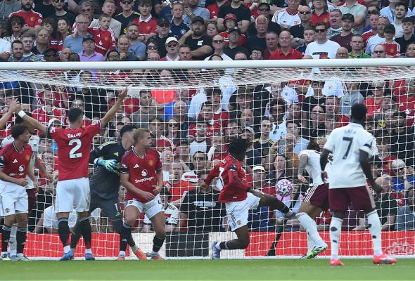 Kejutan di Old Trafford! Calafiori Jadi Wira Arsenal, Man United Tumbang 0-1!