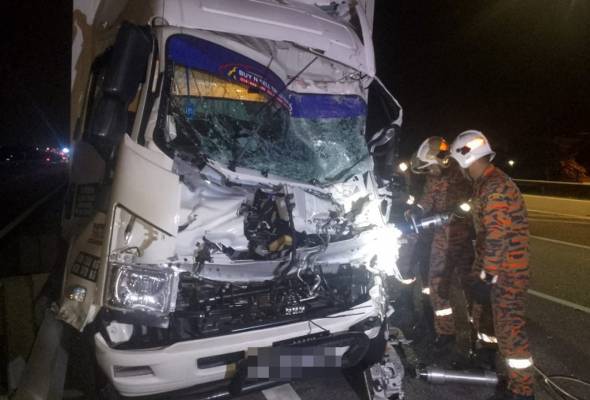 Kelindan maut lori dinaiki langgar pembahagi jalan