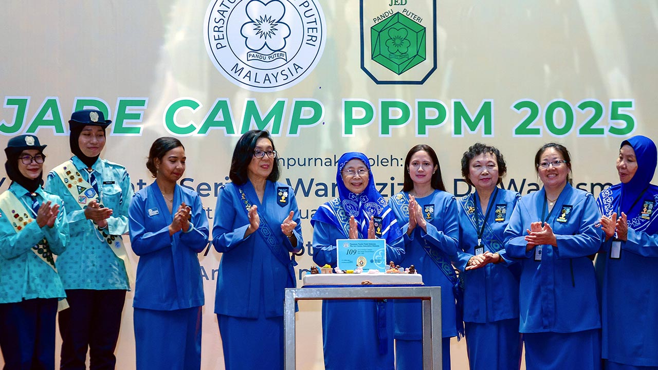 Guna teknologi dengan waspada, rujuk sumber sahih elak halusinasi AI - Dr Wan Azizah