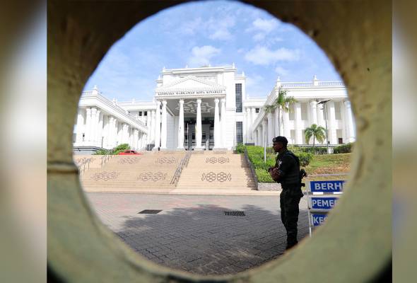 Kes Zara Qairina: Saya panggil nama, pegang pipi, tiada respons - Pengawal keselamatan