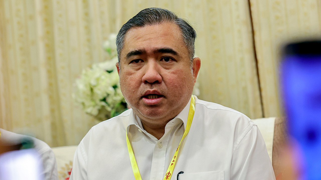 Kerajaan kaji pinda undang-undang dakwa pengirim, penerima barangan lori lebih muatan