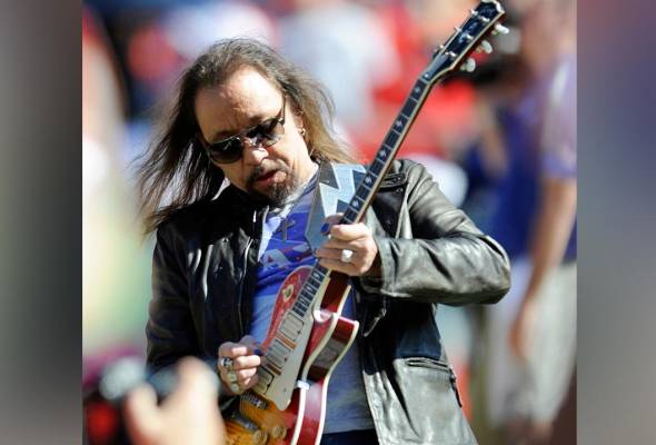 Pengasas dan gitaris asal kumpulan legenda KISS, Ace Frehley meninggal dunia pada usia 74 tahun