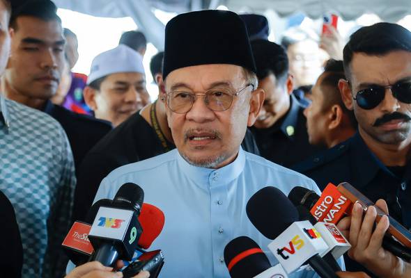 Kerajaan pertimbang beri kelonggaran guru laksana hukuman rotan – PM Anwar