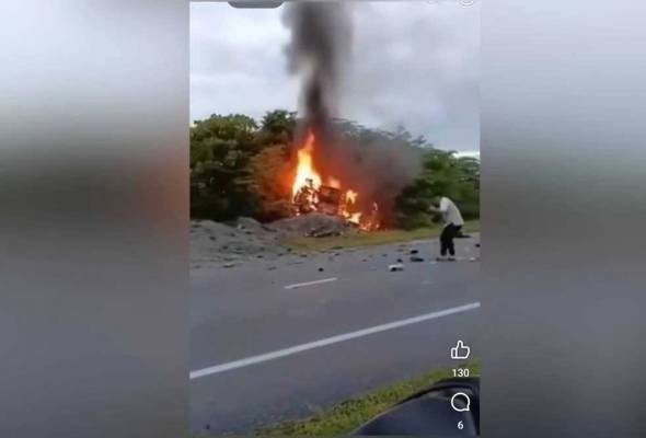 Dua individu dilaporkan maut kereta terbakar di Jalan Pekan Darat