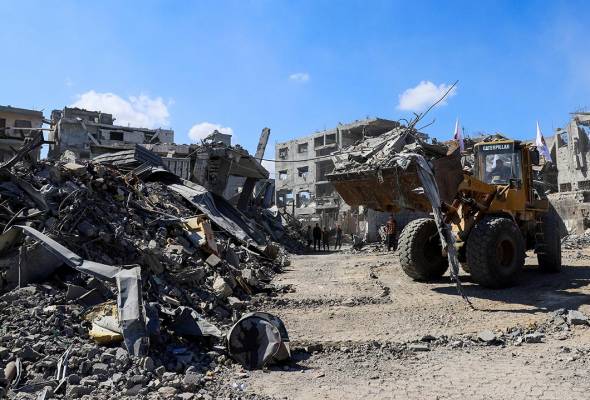 Hamas fighters tighten grip in Gaza, clouding future of ceasefire