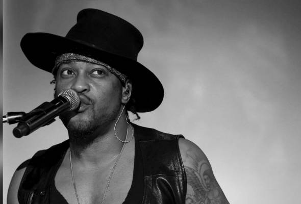 Legenda R&B Hollywood, D'Angelo meninggal dunia akibat kanser