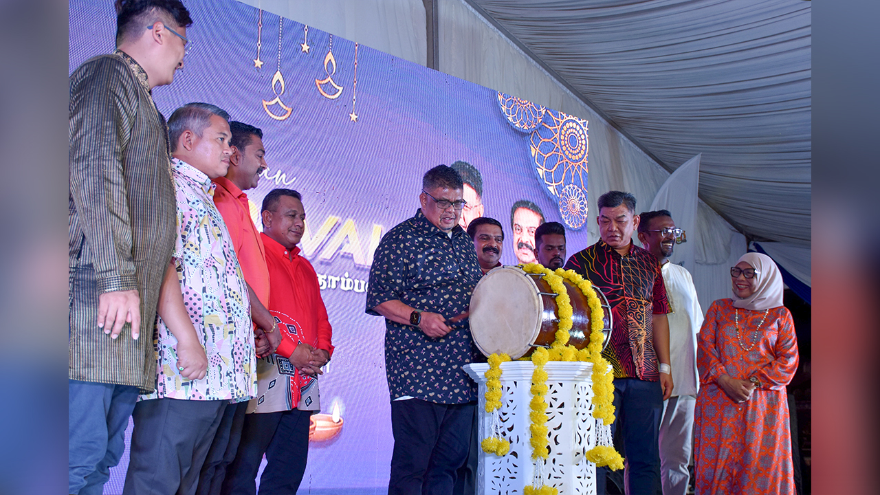 Melaka salur RM200,000 kepada lebih 1,000 keluarga masyarakat India sempena Deepavali
