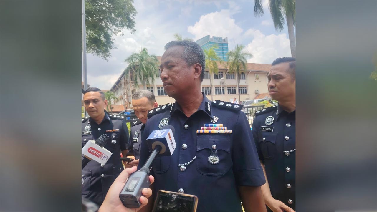 Pelajar Tingkatan Empat maut ditikam, polis rampas dua senjata tajam