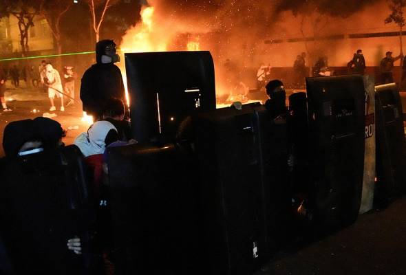 Seorang terbunuh, lebih 100 cedera dalam protes antikerajaan di Peru