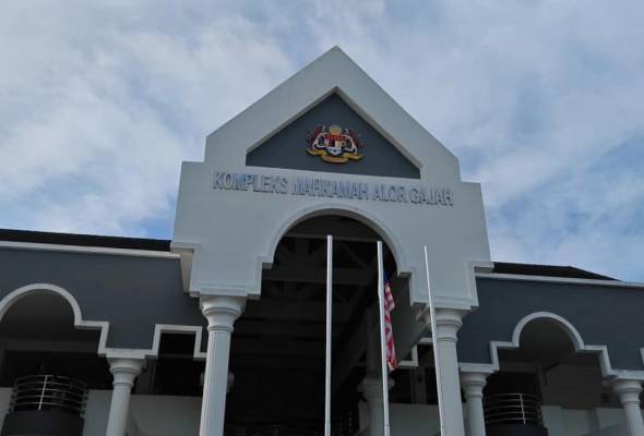 Rogol berkumpulan: Dua calon SPM didakwa, seorang mengaku salah