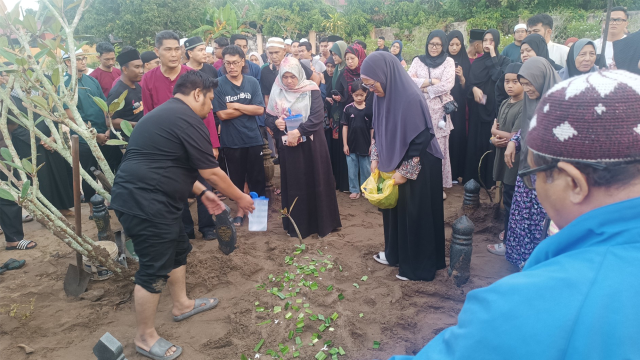 Jenazah pendaki Mustaqqeem Mansor selamat dikebumikan di Pulau Pinang