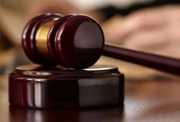 Bekas ketua pegawai kewangan didakwa 20 pertuduhan pindah wang RM7.8 juta