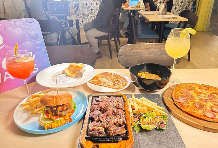 Antara sajian popular di The PAP Bistro termasuk pizza pepperoni, burger keju, chicken chop dan nasi goreng kampung yang menjadi tarikan pelanggan tetap. - Foto Astro Biz