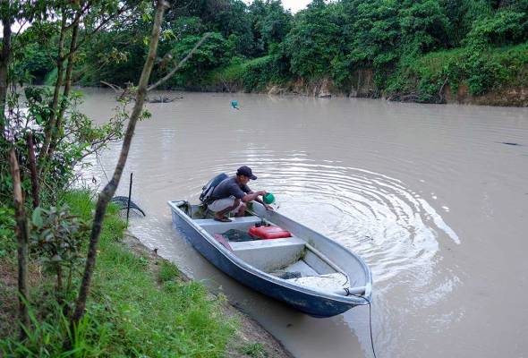 Pencemaran Sungai Johor ambil masa untuk pulih, nelayan harap musim hujan jadi penyelamat