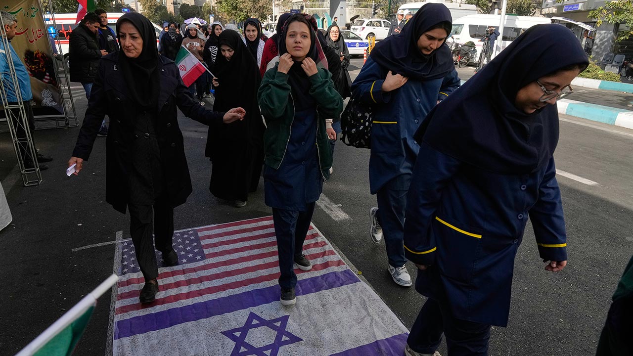 Rakyat Iran peringati ulang tahun pengambilalihan Kedutaan AS di tengah-tengah ketegangan memuncak