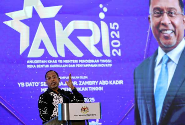 Pensyarah perlu hormat tatacara akademik, tidak ulas isu luar bidang - Zambry