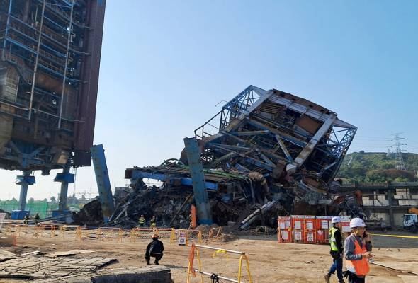 Struktur menara loji janakuasa Korea Selatan runtuh, tujuh mangsa terperangkap