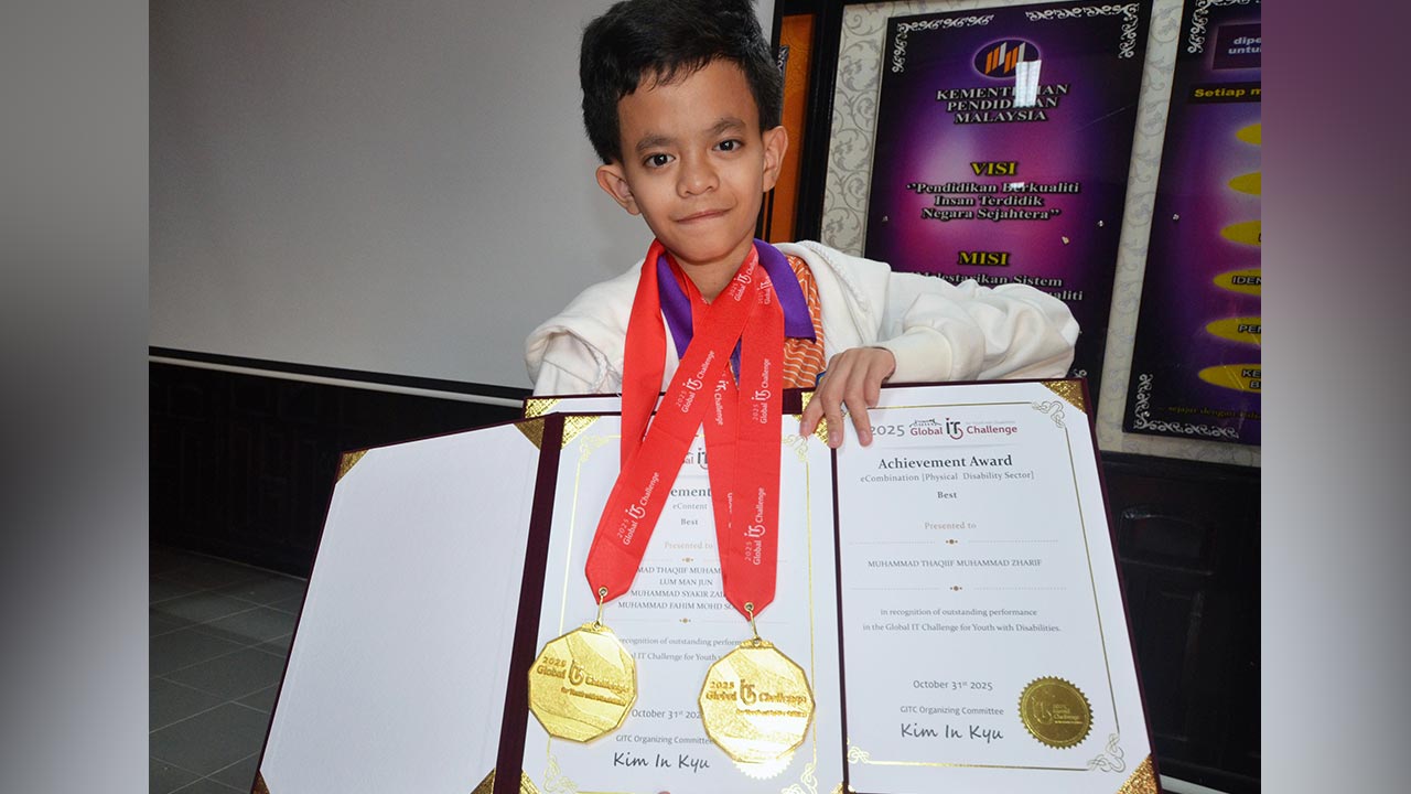 Pelajar OKU dari Besut harumkan nama negara di Korea Selatan