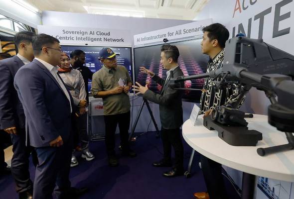 Spekulasi KJ kembali jadi Menteri:  'Saya tiada maklumat, serah kepada PM' - Saifuddin